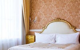 Boutique Spa Casino Hotel Lybid Plaza